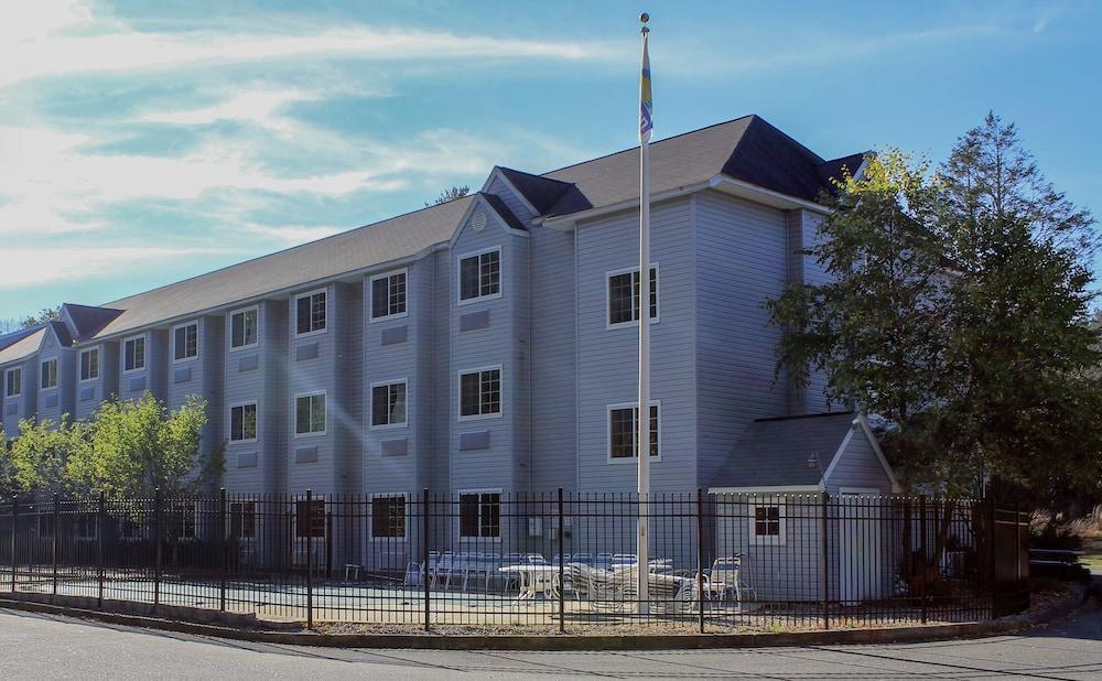 Days Inn By Wyndham Sturbridge Exteriér fotografie