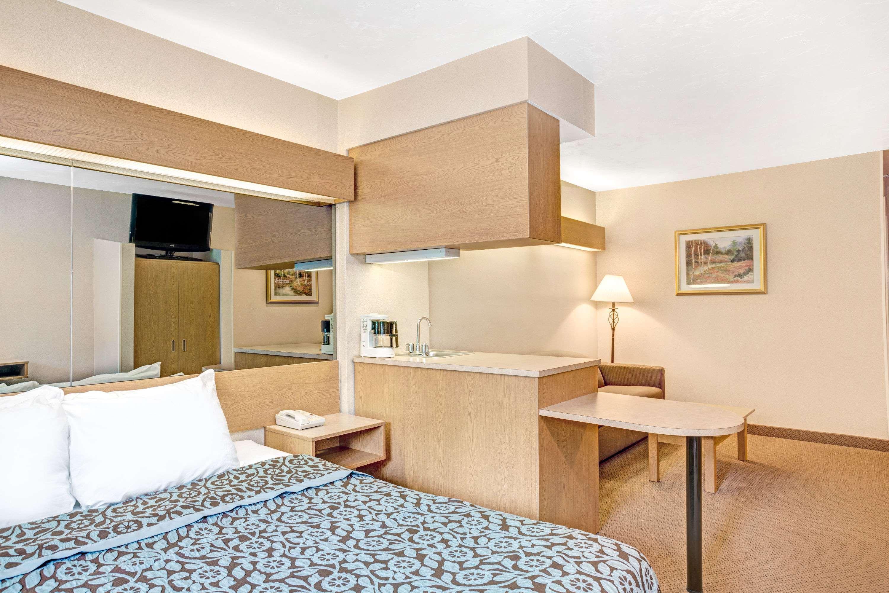 Days Inn By Wyndham Sturbridge Exteriér fotografie