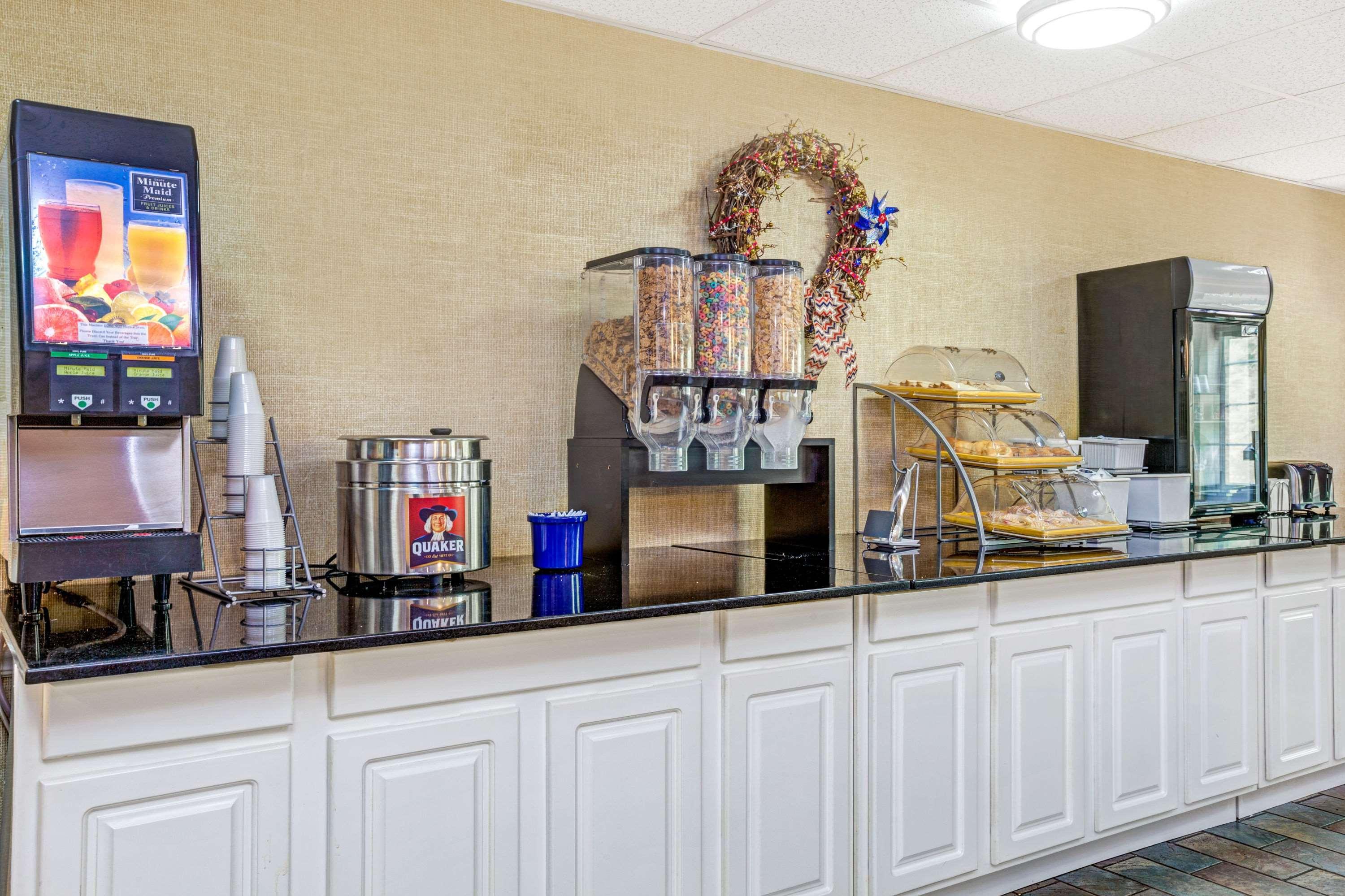 Days Inn By Wyndham Sturbridge Exteriér fotografie