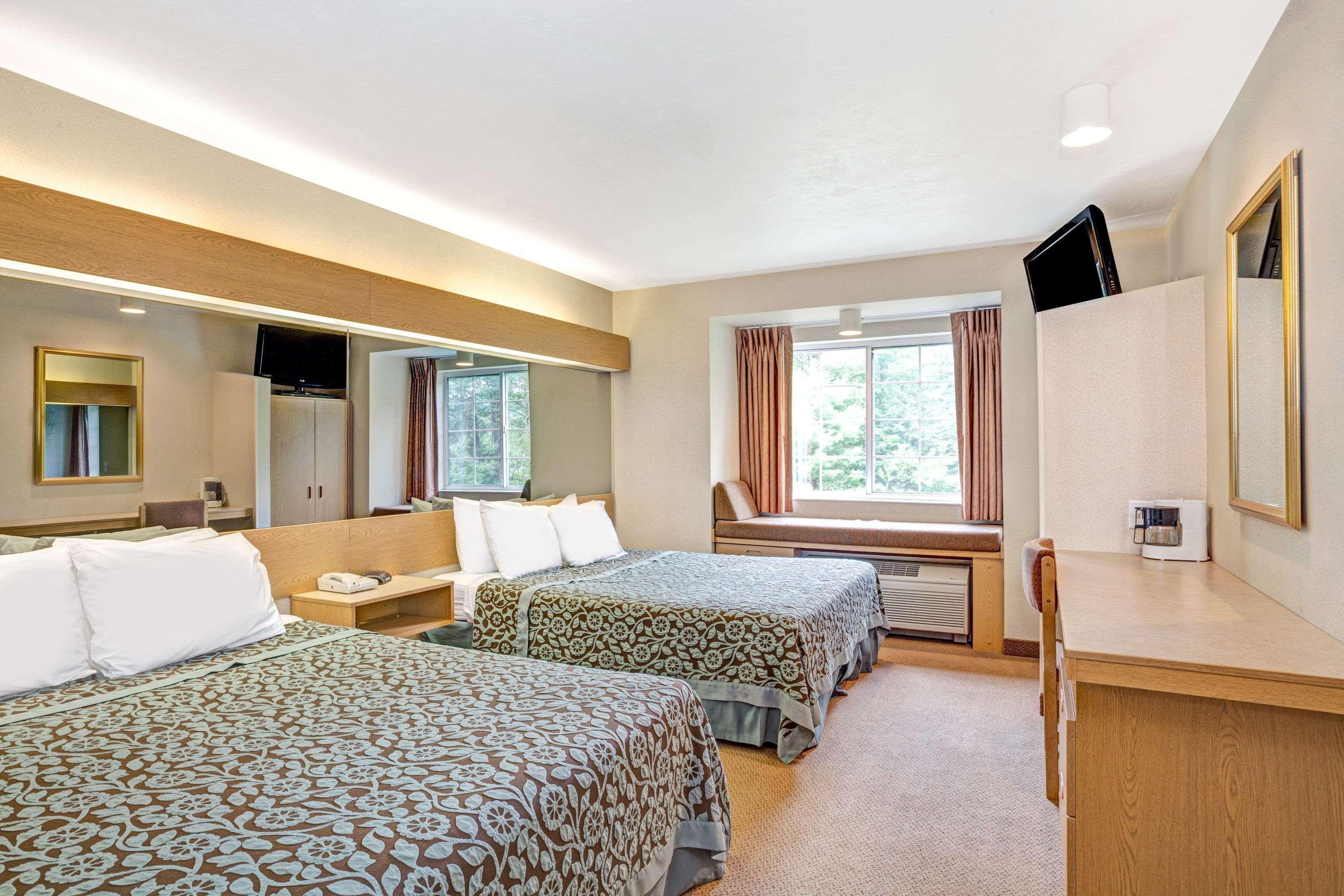 Days Inn By Wyndham Sturbridge Exteriér fotografie