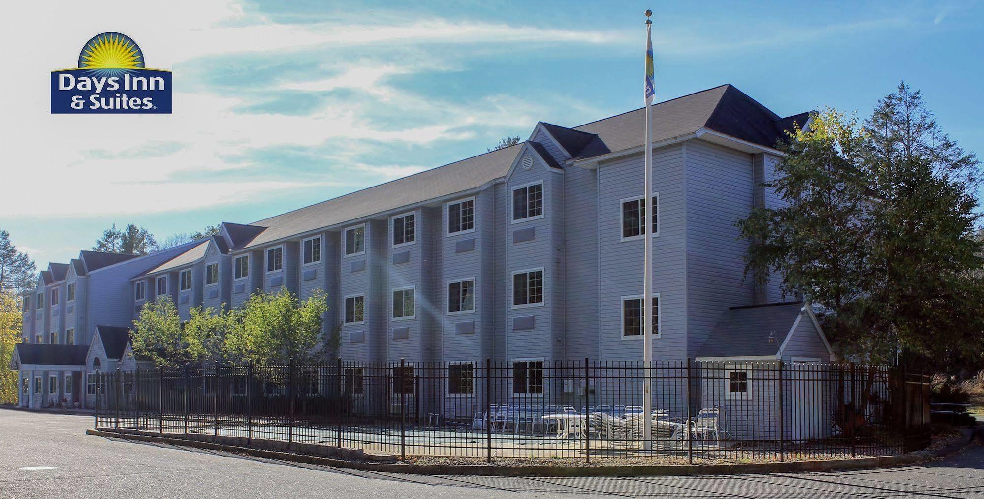 Days Inn By Wyndham Sturbridge Exteriér fotografie